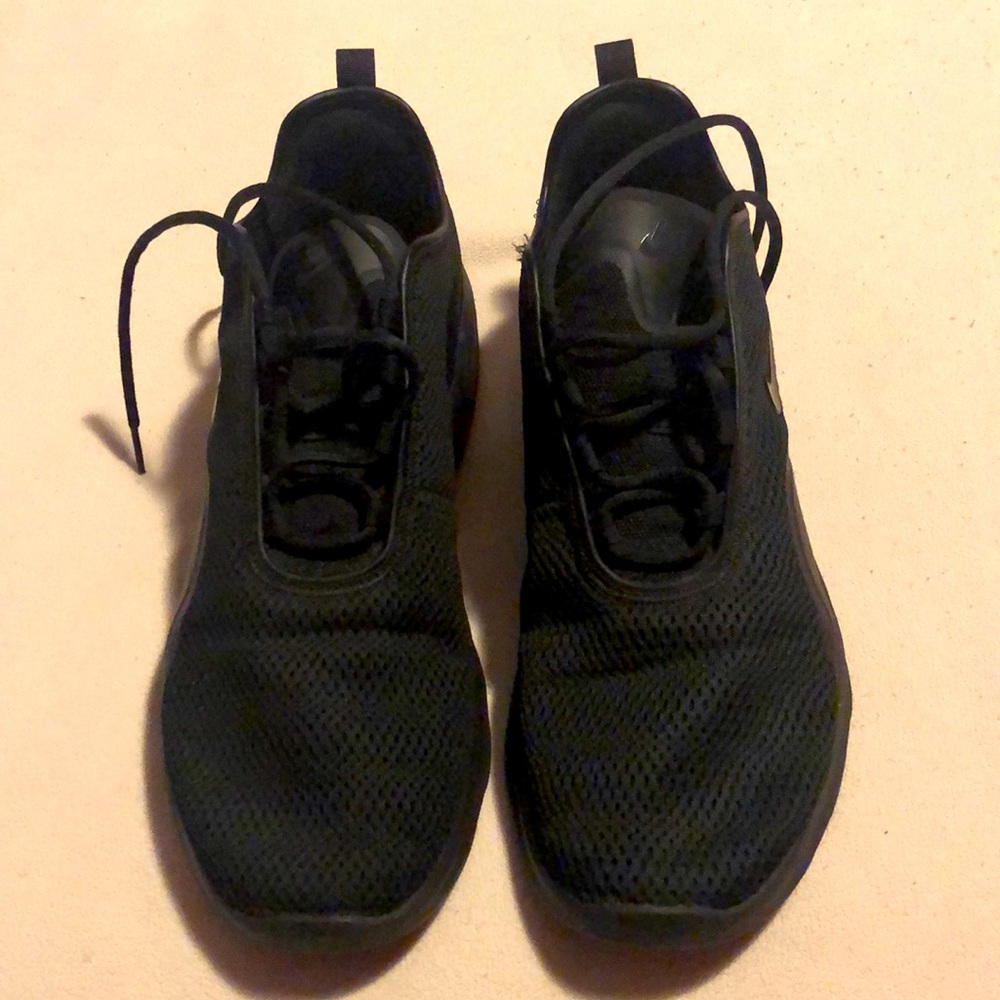 Men’s Nike Air Tennis Shoes